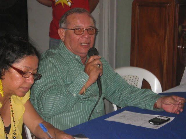 Arturo Correa, Vice Alcalde de Granada, dono terreo para Casa Materna
